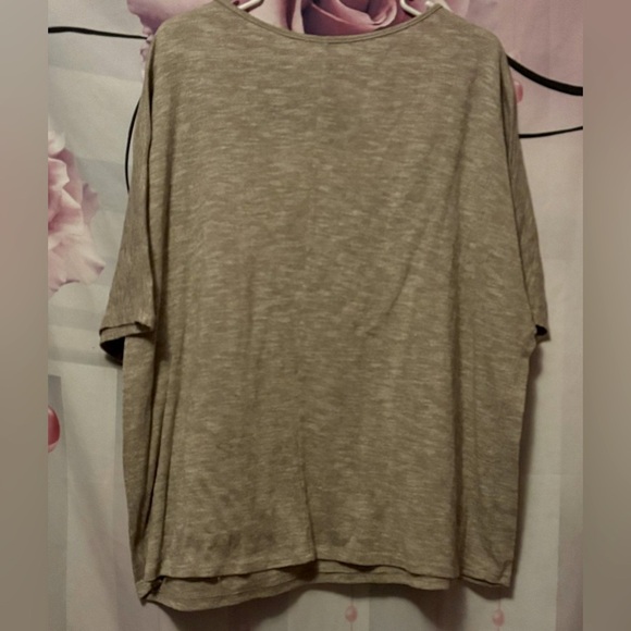 Women’s UMGee Grey Blouse With Lace Size 1X - Picture 2 of 5